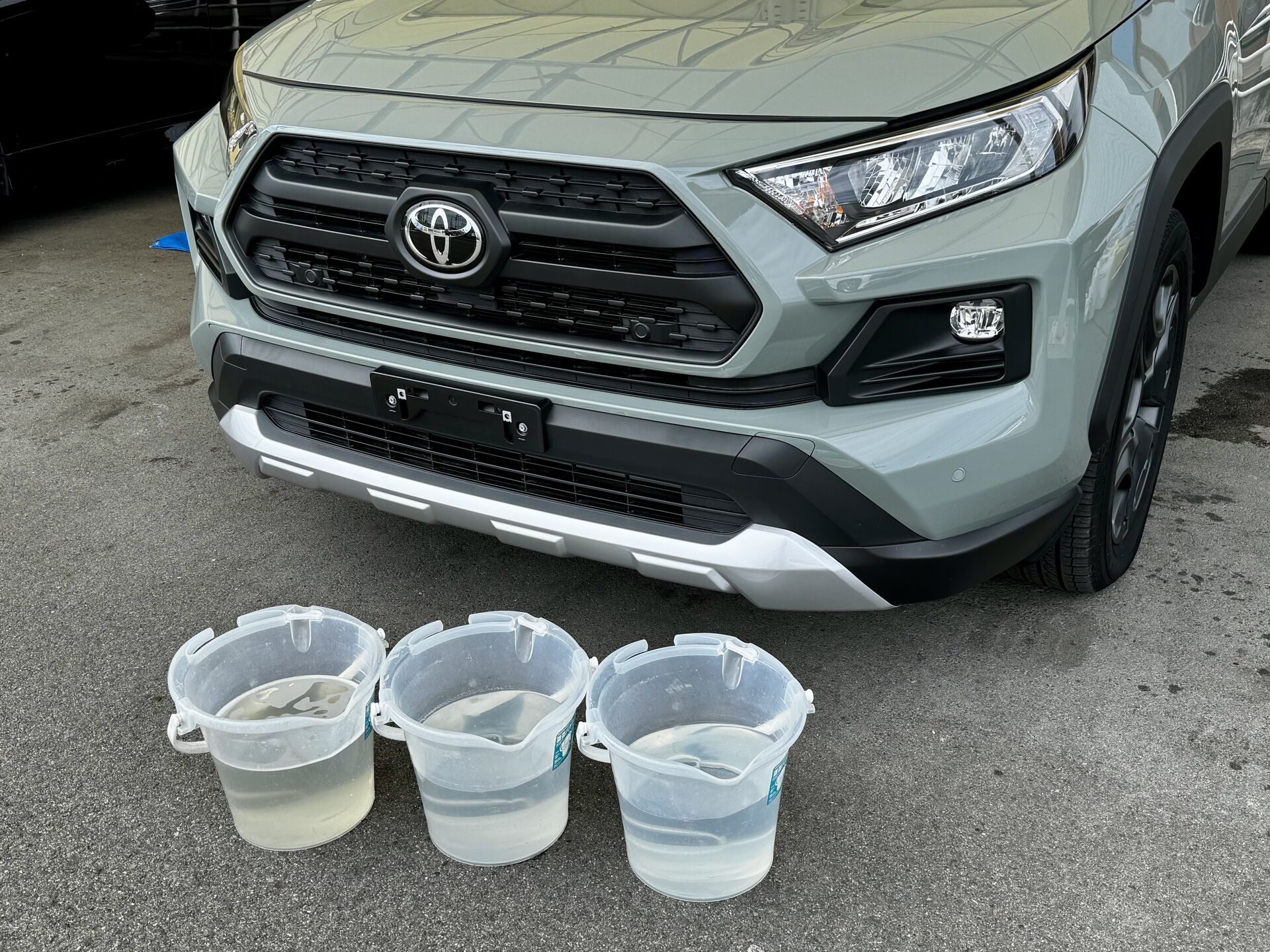 2023年式　トヨタ　RAV4　13,000km