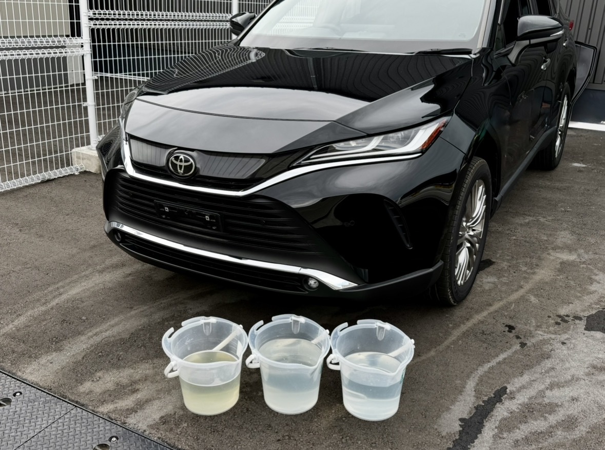 2023年式　トヨタ　ハリアー   7,100km