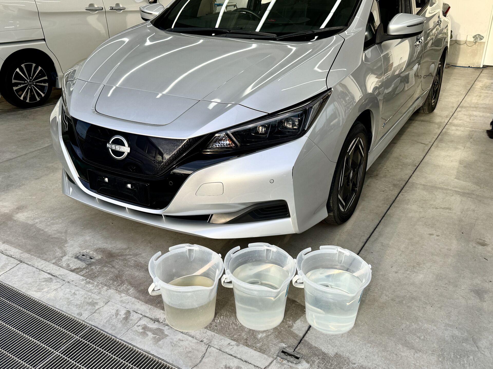 2023年式　日産   リーフ　39,000km